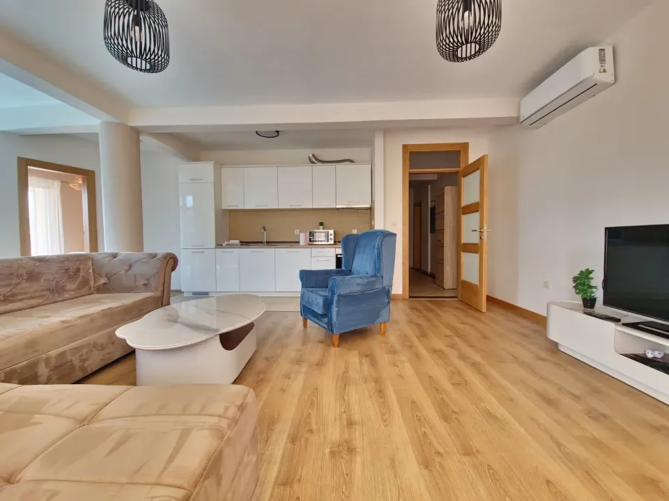 Rent, two bedroom apartment, 110m², Bečići, Budva