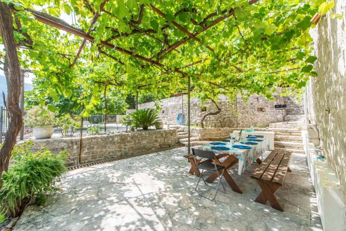 Sale, house, 168m², Prčanj, Kotor