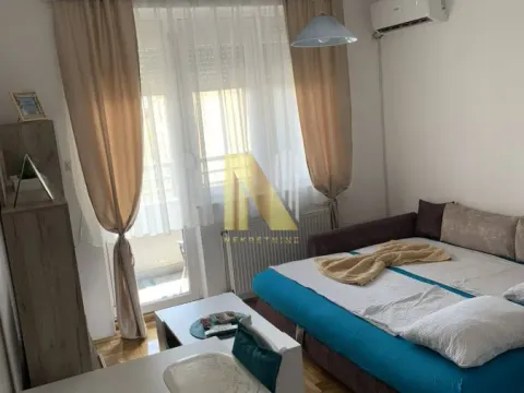 Izdavanje, garsonjera, 26m², Bulevar Evrope, Novi Sad Sve Podlokacije - image 5