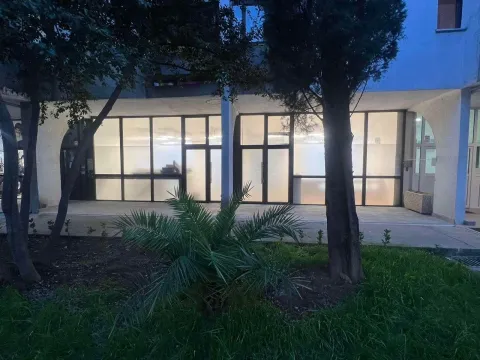 Rent, office space, 294m², Blok 5, Podgorica - image 1