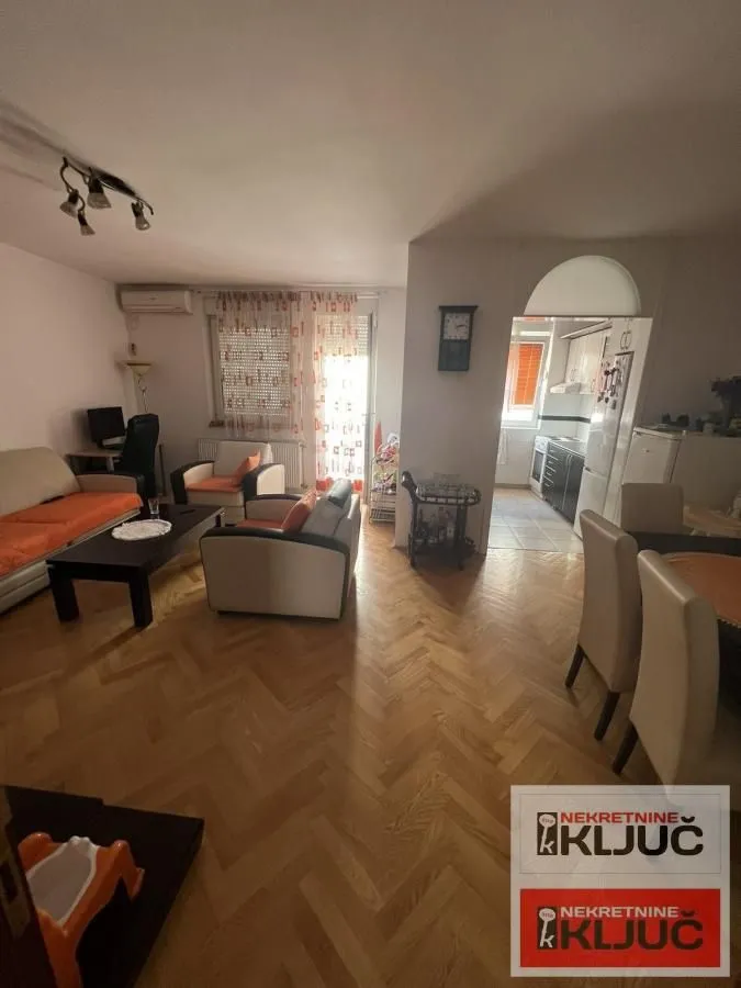 Prodaja, trosoban stan, 73m², Rotkvarija, Novi Sad Sve Podlokacije