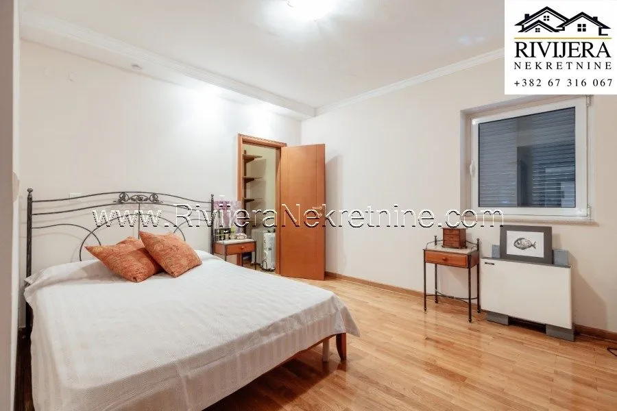 Prodaja, trosoban stan, 244m², Centar, Herceg Novi