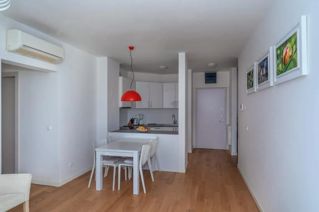 Rent, three bedroom apartment, 75m², Pržno, Budva