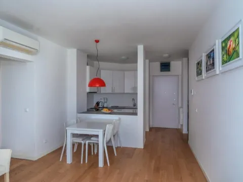 Izdavanje, trosoban stan, 75m², Pržno, Budva - image 3