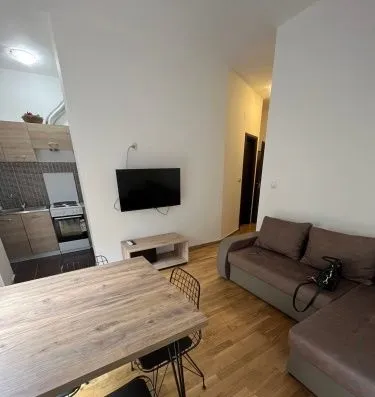 Izdavanje, jednosoban stan, 40m², Vezirov Most, Podgorica