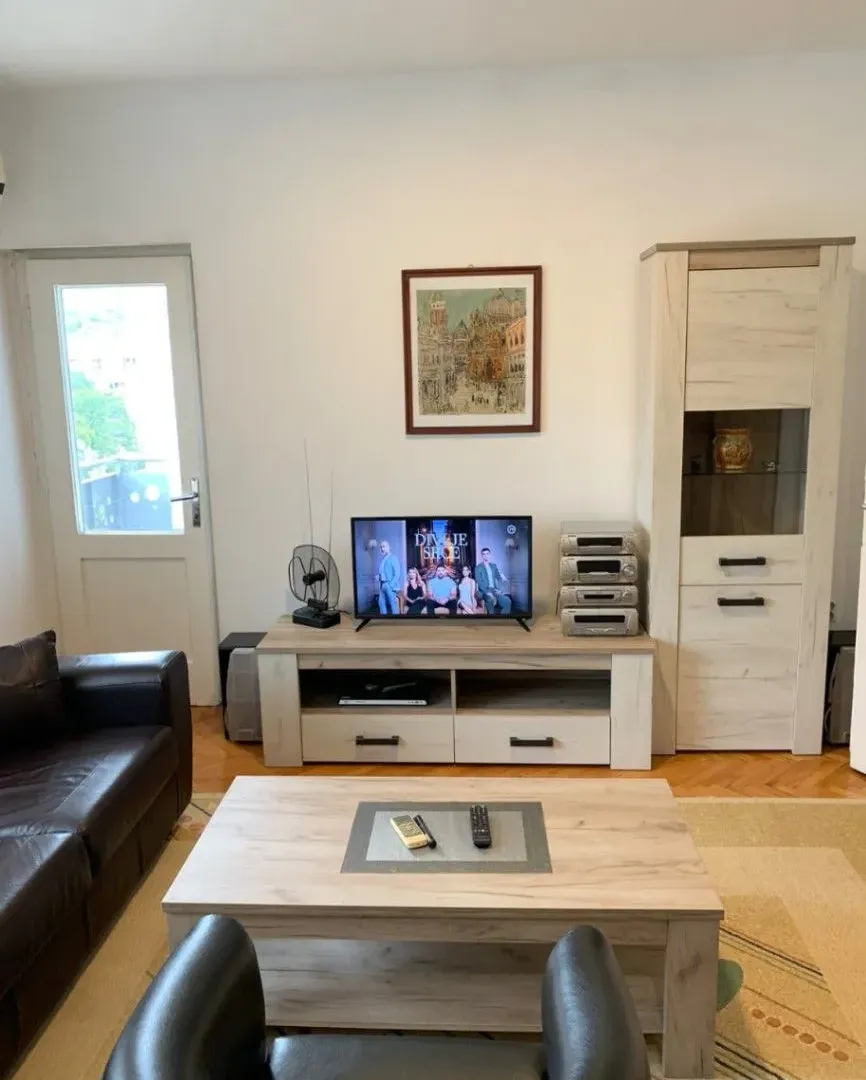 Izdavanje, jednosoban stan, 45m², Preko Morače, Podgorica