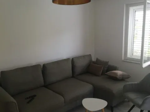 Izdavanje, jednosoban stan, 45m2, Igalo, Herceg Novi Izdavanje, jednosoban stan, 45m2, Igalo, Herceg Novi
