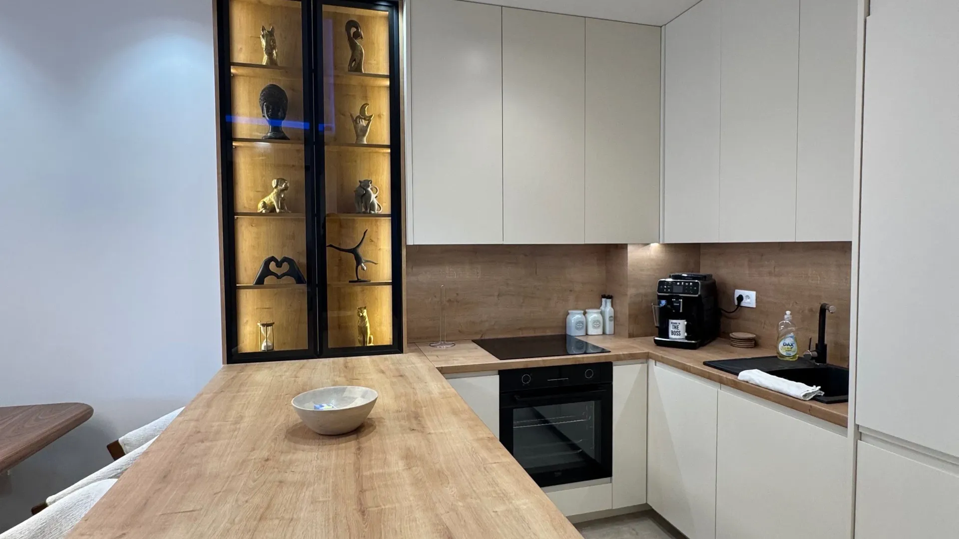 Sale, one bedroom apartment, 68m², Centar, Bar