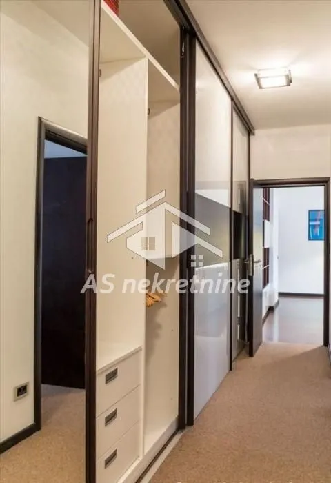 Rent, four bedroom apartment, 87m², Stari Grad, Beograd