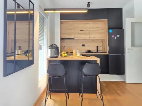 Prodaja, jednosoban stan, 46m², Stari Aerodrom, Podgorica - image 9