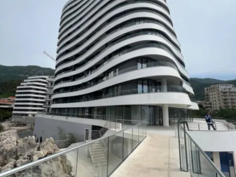 Sale, one bedroom apartment, 65m², Bečići, Budva