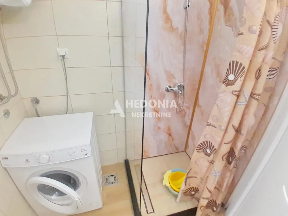 Prodaja, stan, 28m², Zemun Sve Podlokacije, Beograd