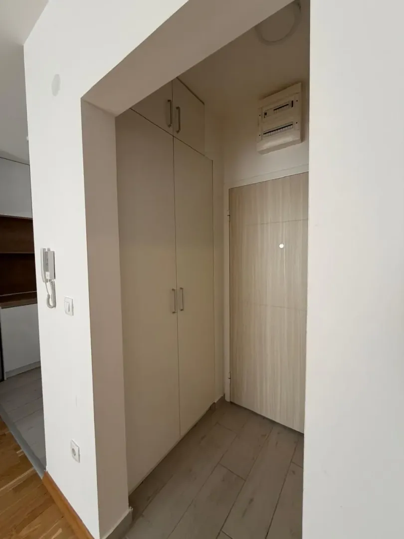 Prodaja, jednosoban stan, 40m², Lazi, Budva