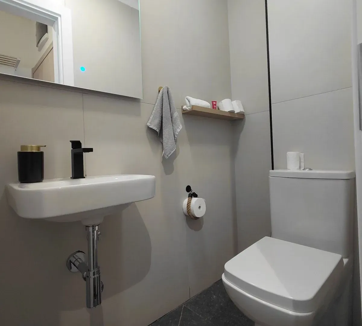 Prodaja, dvosoban stan, 68m², Momišići, Podgorica
