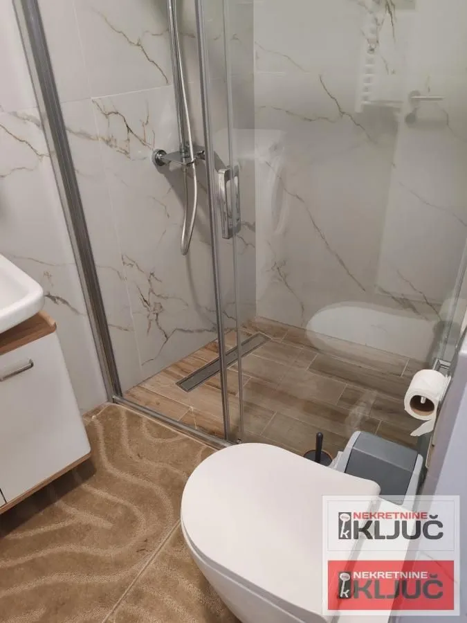 Izdavanje, jednosoban stan, 39m², Rotkvarija, Novi Sad Sve Podlokacije