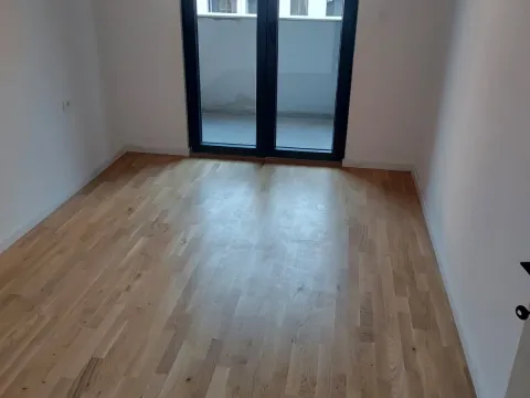 Izdavanje, jednosoban stan, 43m², Stari Aerodrom, Podgorica - image 7