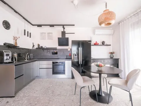 Prodaja, trosoban stan, 77m², Kalimanj, Tivat - image 3