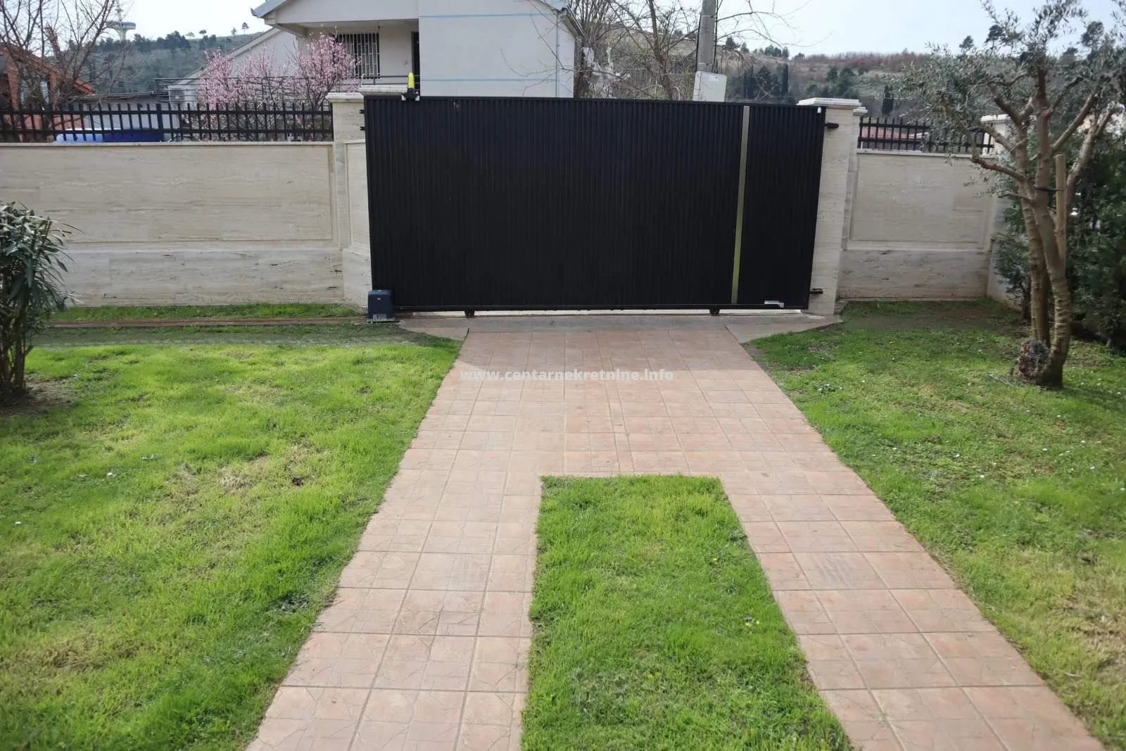 Prodaja, kuća, 200m², Zabjelo, Podgorica