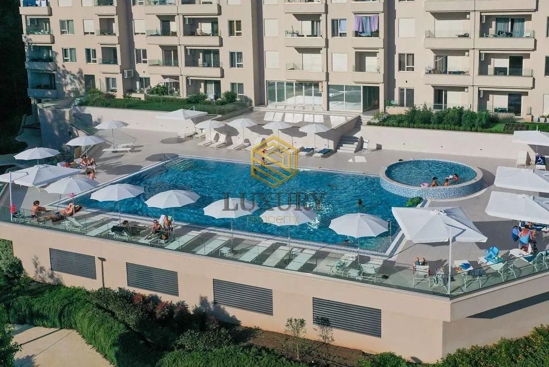 Sale, one bedroom apartment, 50m², Bečići, Budva