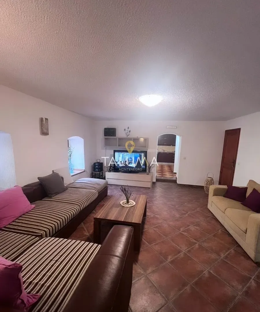 Sale, house, 300m², Rijeka Reževići, Budva