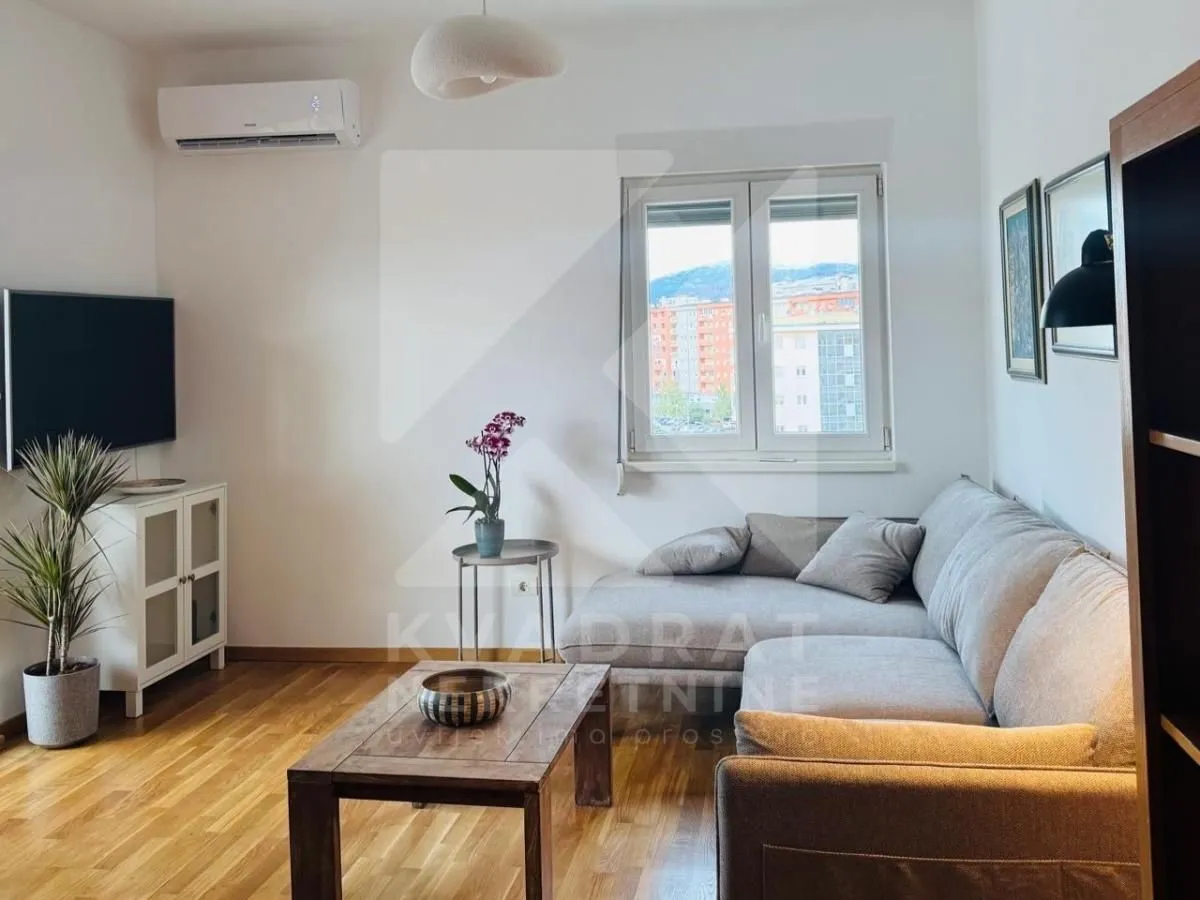 Izdavanje, jednosoban stan, 53m², City Kvart, Podgorica