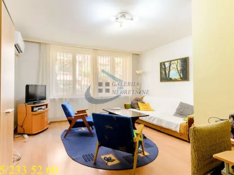 Stan in Zvezdara Sve Podlokacije