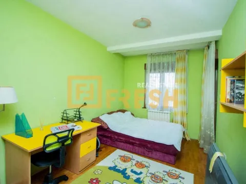 Izdavanje, dvosoban stan, 100m², Centar, Podgorica - image 10