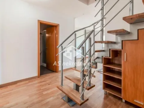 Izdavanje, trosoban stan, 128m², Stari Grad, Beograd - image 16