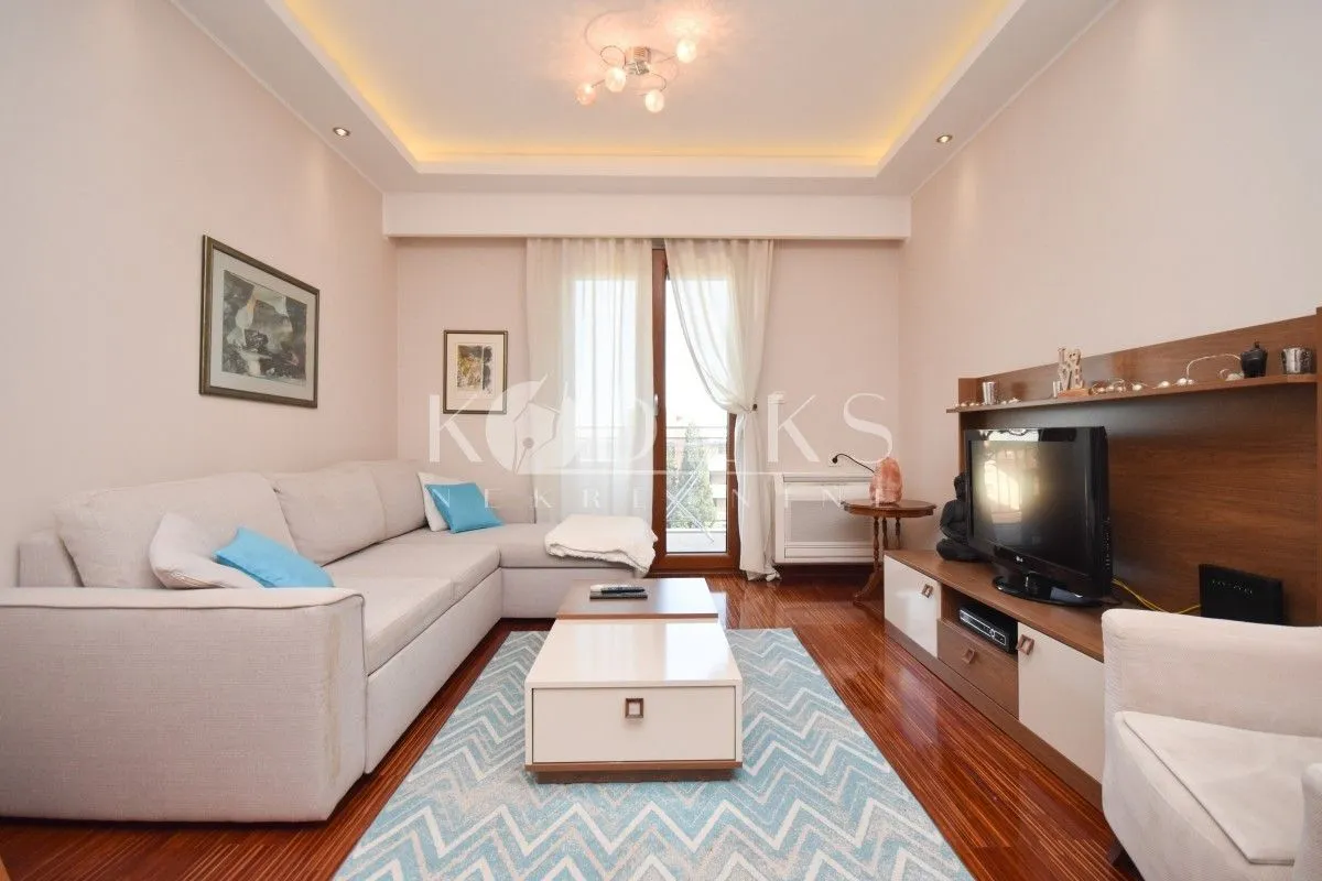 Izdavanje, dvosoban stan, 75m², Gorica C, Podgorica