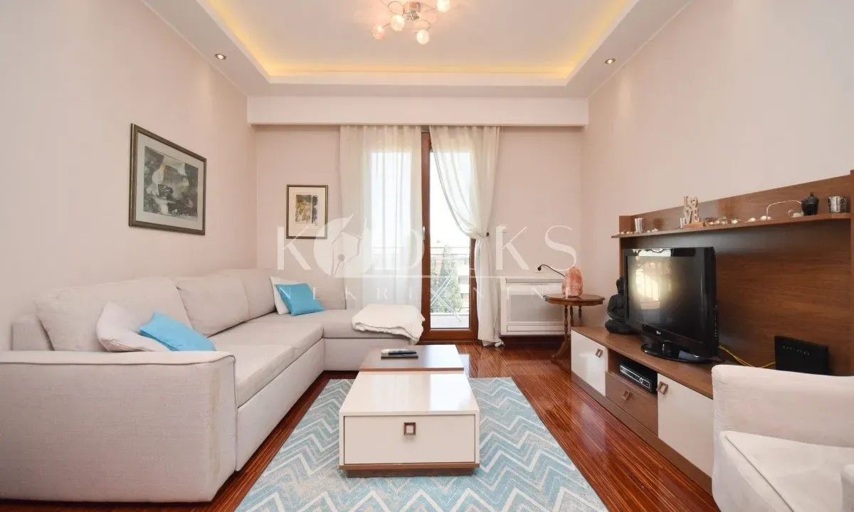 Izdavanje, dvosoban stan, 75m², Gorica C, Podgorica
