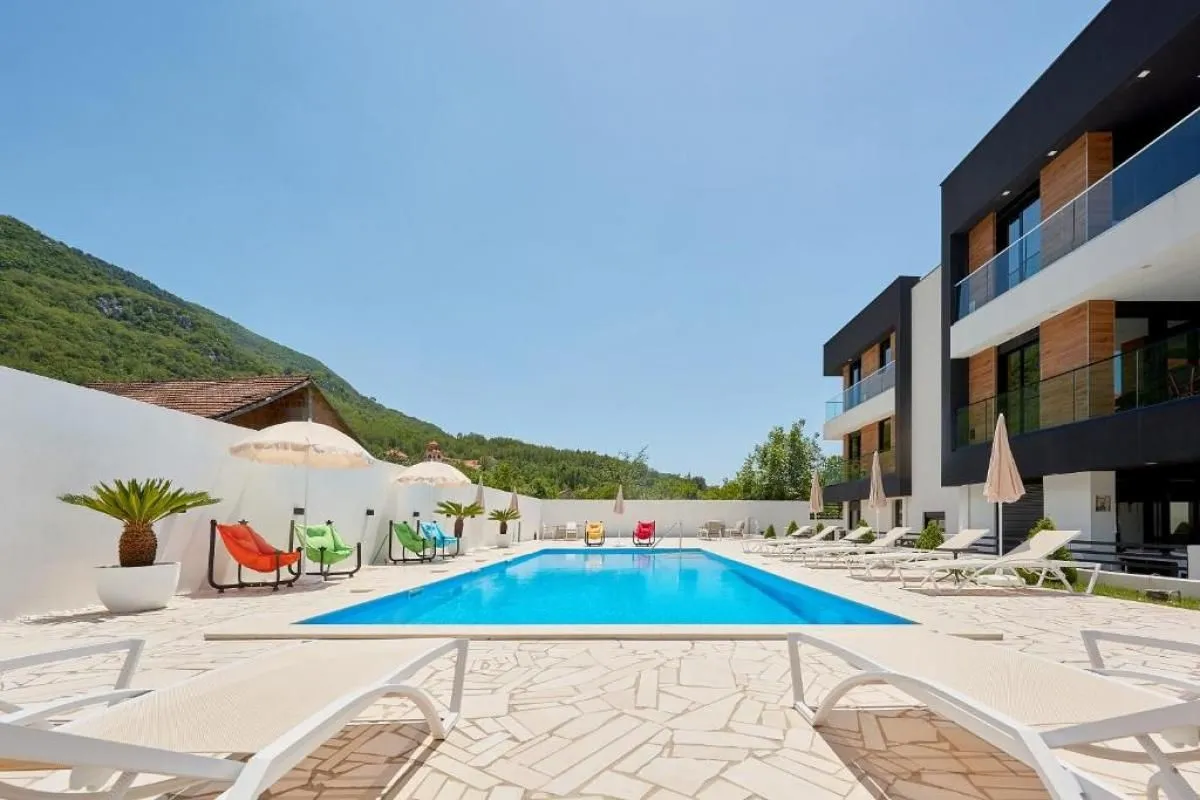 Sale, office space, 382m², Kotor, Crna Gora