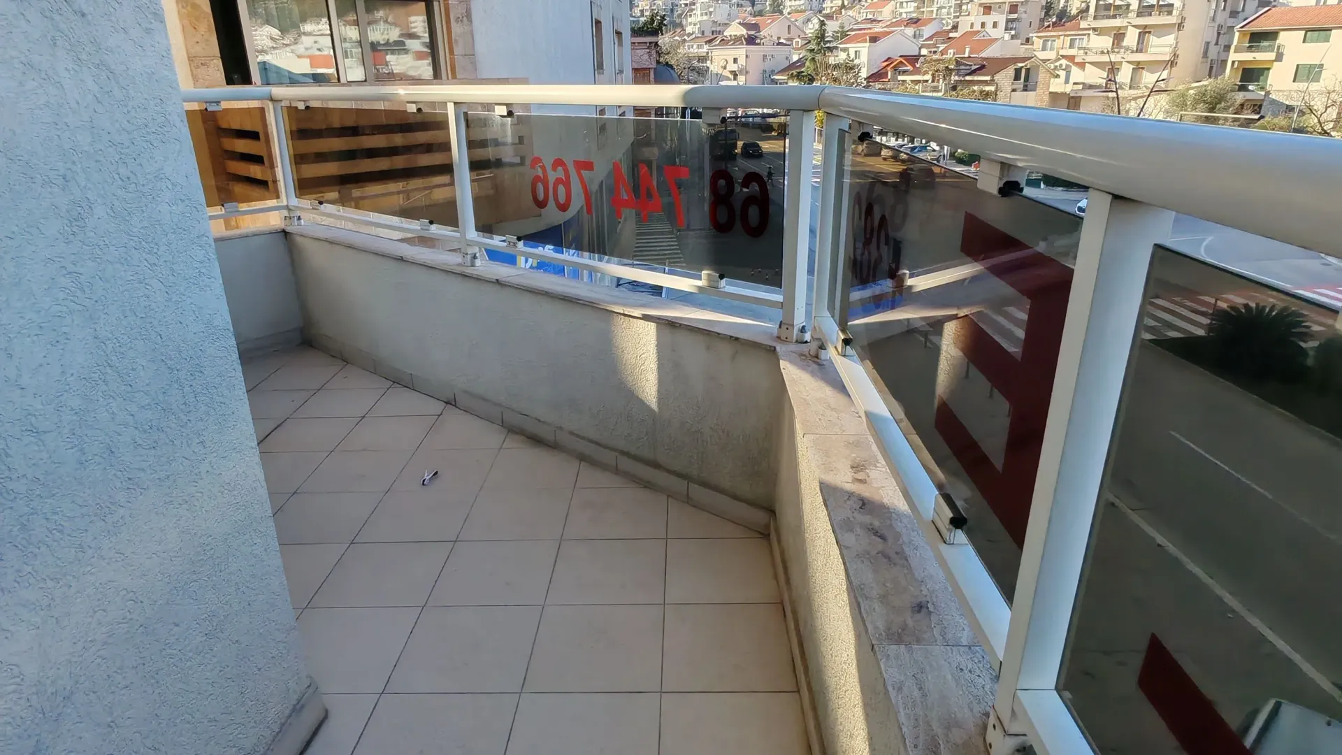 Izdavanje, dvosoban stan, 55m², Centar, Budva
