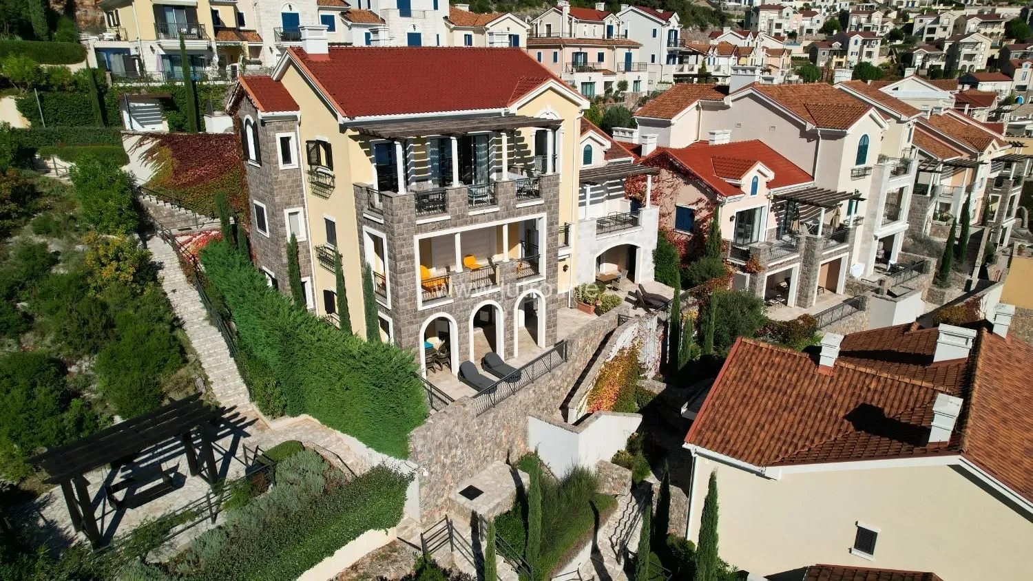 Prodaja, trosoban stan, 190m², Luštica Bay, Tivat
