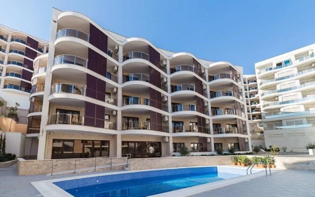 Sale, one bedroom apartment, 60m², Bečići, Budva