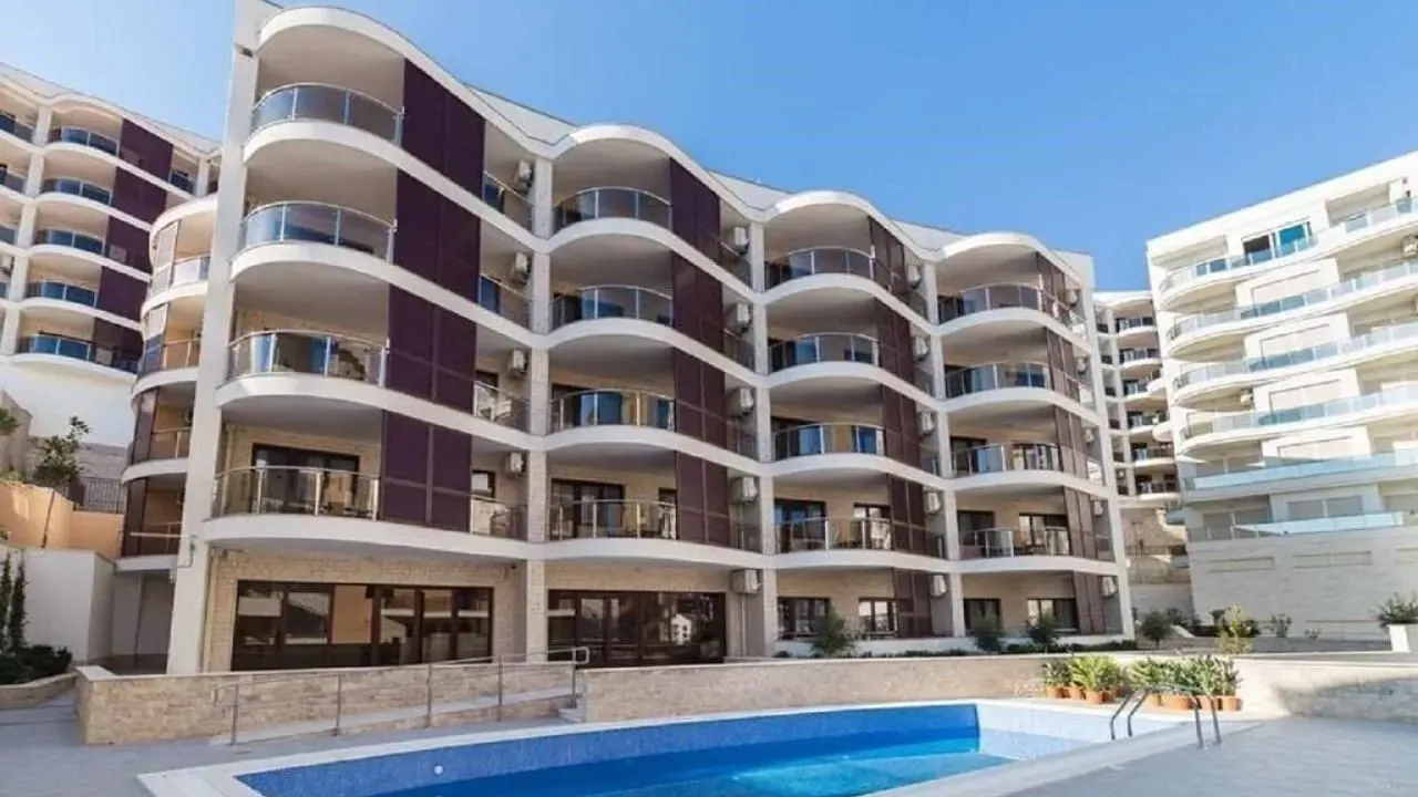 Sale, one bedroom apartment, 60m², Bečići, Budva