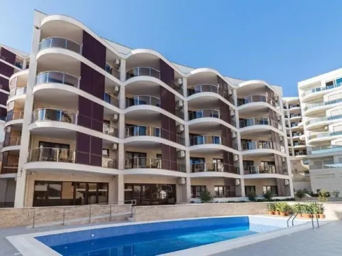 Sale, one bedroom apartment, 60m², Bečići, Budva - image 1