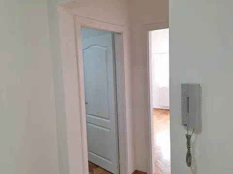 Izdavanje, dvosoban stan, 61m², Aqua park, Jagodina - image 2