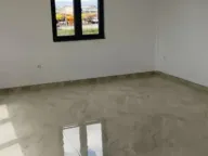 Izdavanje, poslovni prostor, 812m², Leskovac, Srbija - image 2