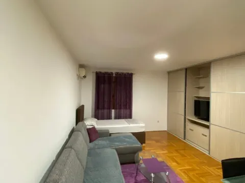 Izdavanje, jednosoban stan, 35m², Stari Aerodrom, Podgorica - image 11