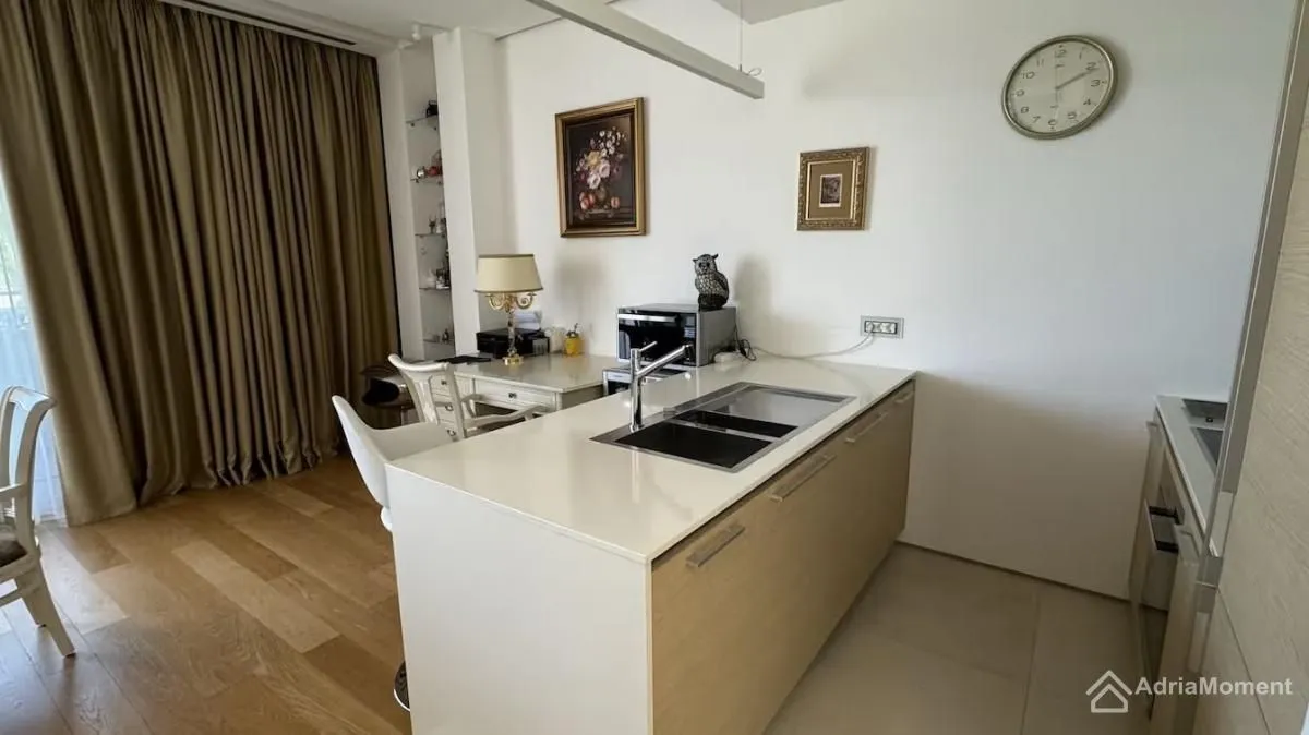 Sale, two bedroom apartment, 141m², Centar, Budva