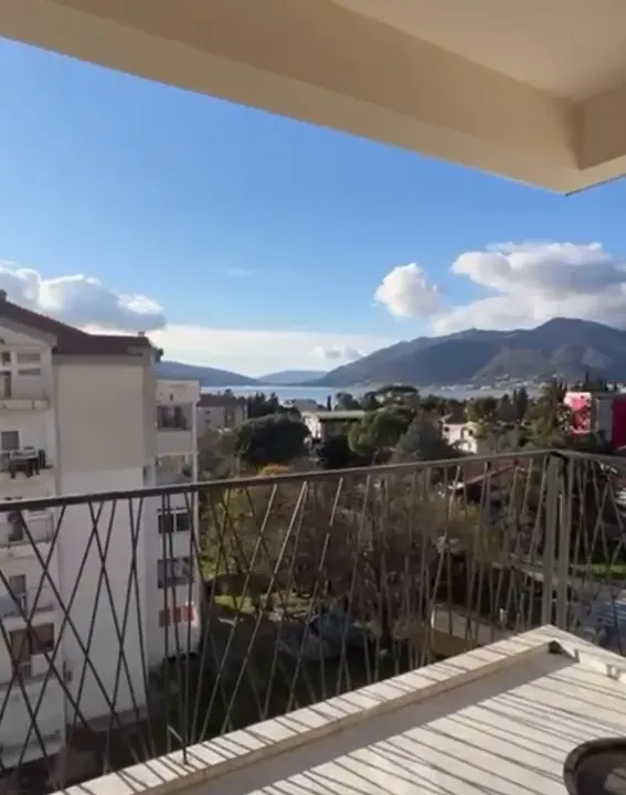 Prodaja, dvosoban stan, 64m², Tivat, Crna Gora