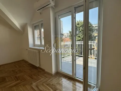 Prodaja, četvorosoban stan, 99m², Centar, Novi Sad - image 13
