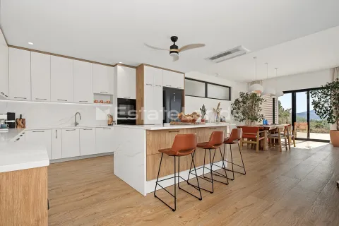 Sale, house, 220m², Krašići, Tivat - image 11
