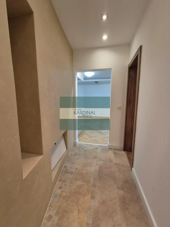 Prodaja, trosoban stan, 88m², Vašarište, Jagodina