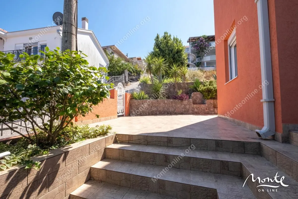 Prodaja, kuća, 89m², Krašići, Tivat