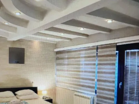 Izdavanje, trosoban stan, 158m², Vračar Centar, Vračar Sve Podlokacije - image 3