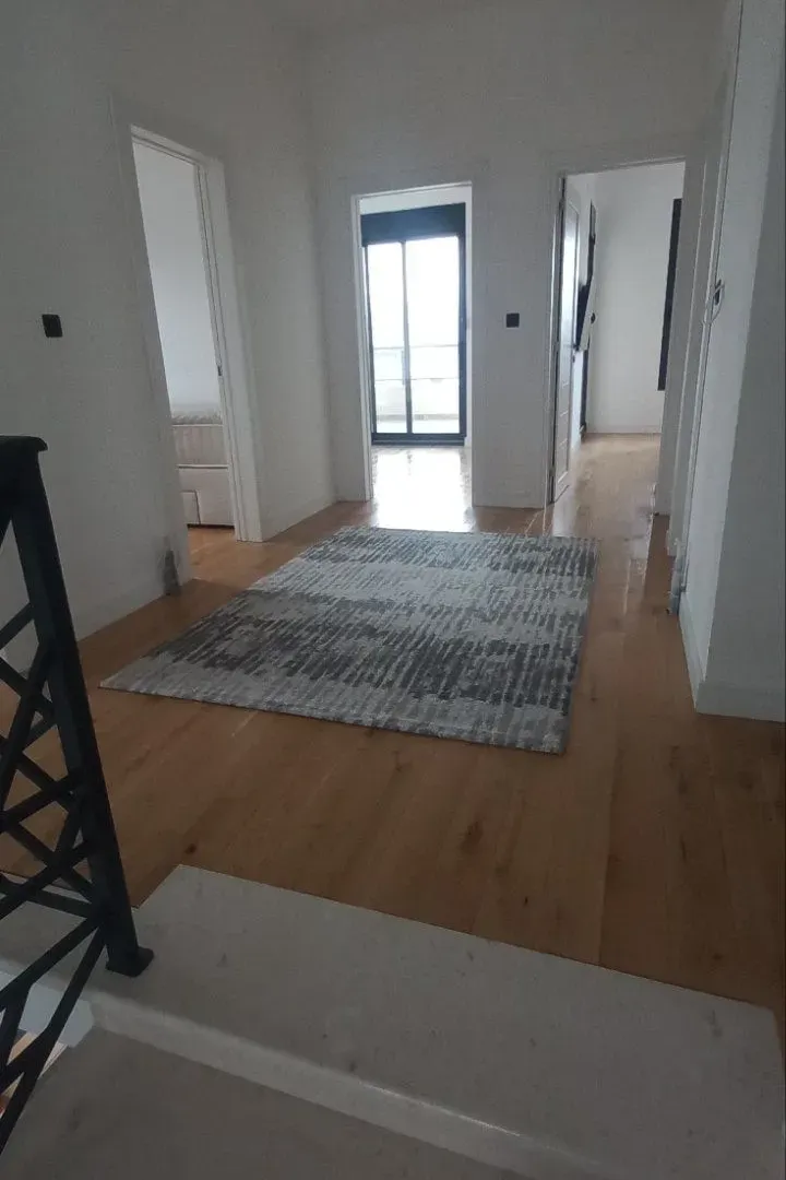 Izdavanje, kuća, 180m², Gornja Gorica, Podgorica