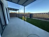 Izdavanje, četvorosoban stan, 205m², Alibegovac, Petrovaradin - image 12