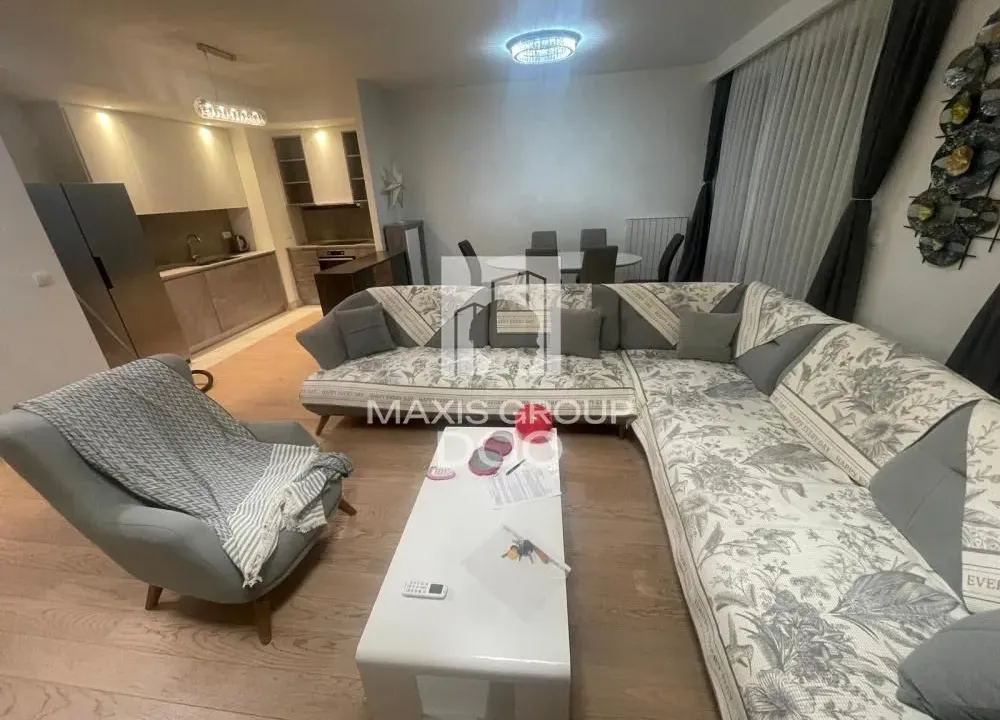 Izdavanje, četvorosoban stan, 123m², Beograd Na Vodi, Beograd