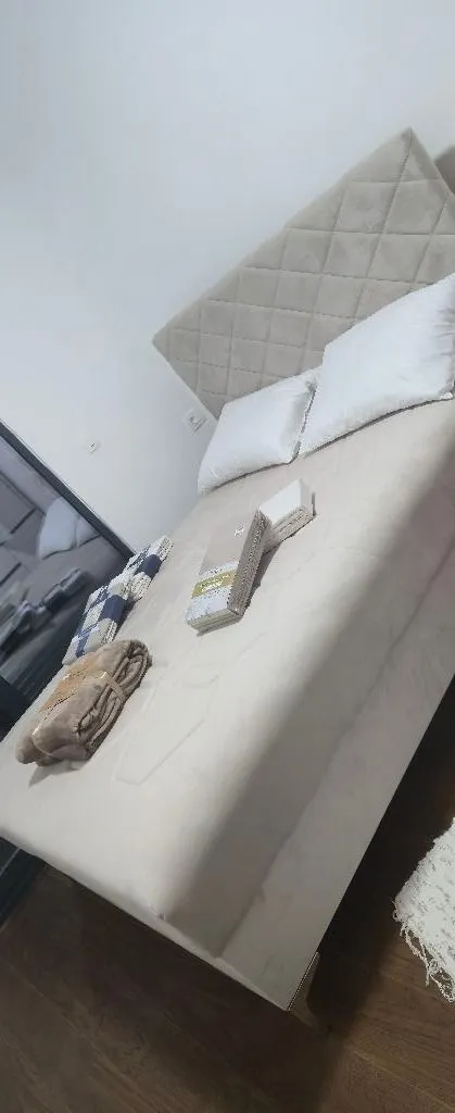 Bedroom with a double bed.